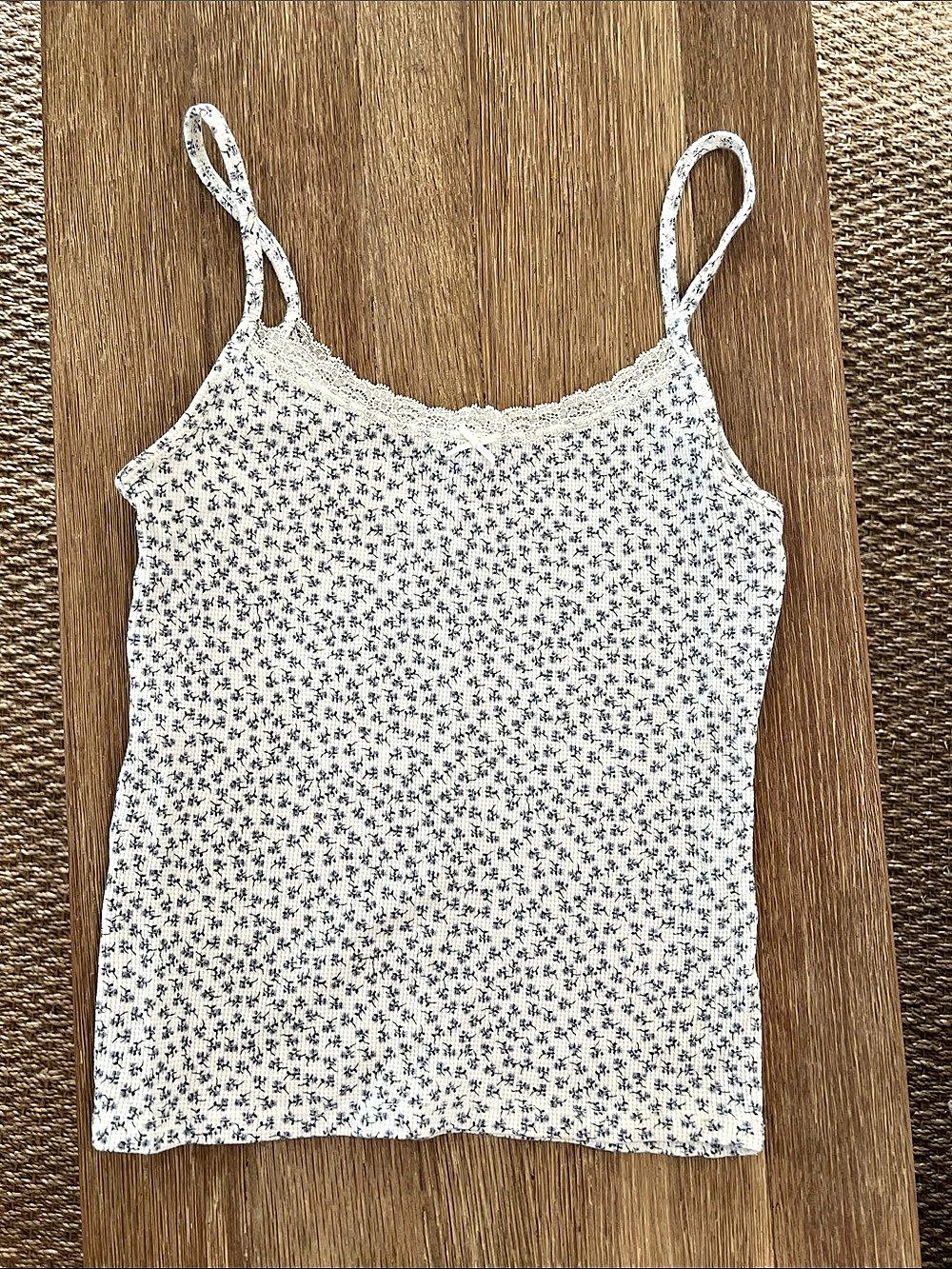 Brandy Melville Amara Floral Lace Tank in White & Blue